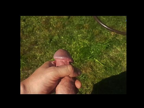❤️ Hottie sħun gets pussy roża tagħha fucked u cums bi squirt fi ġnien tas-sajf ☑ Porn iebes lilna ﹏